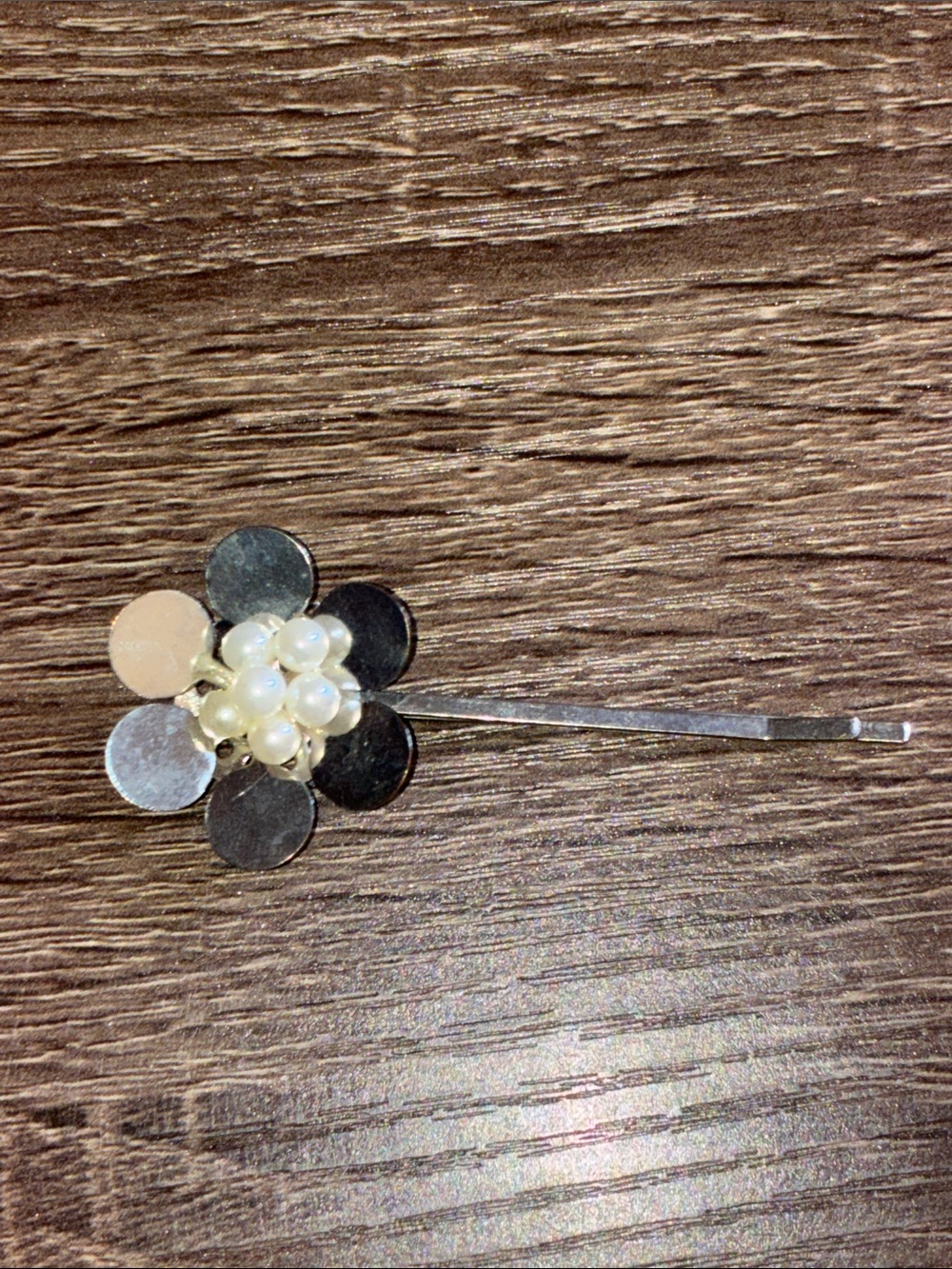 Vintage Delicate Pearl Flower Hair Bobby Pin - Silver and White